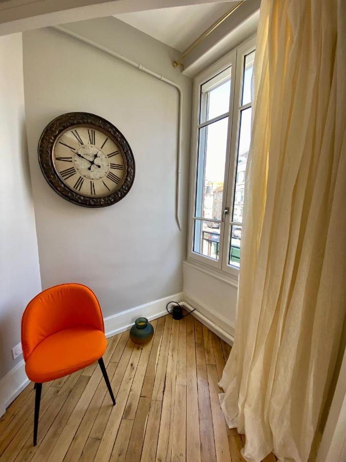 Grand Appartement De Caractere Au Coeur De Ville Moulins  Exterior foto