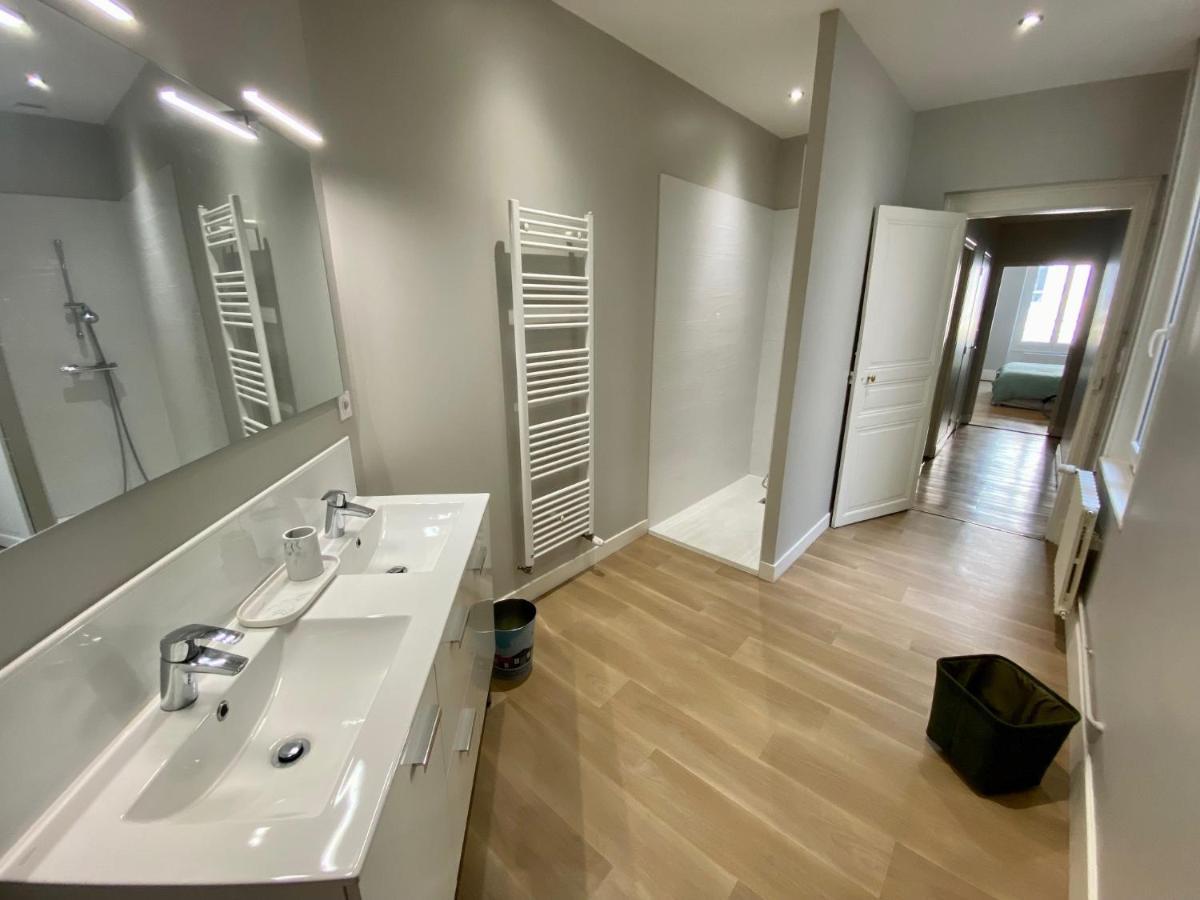 Grand Appartement De Caractere Au Coeur De Ville Moulins  Exterior foto